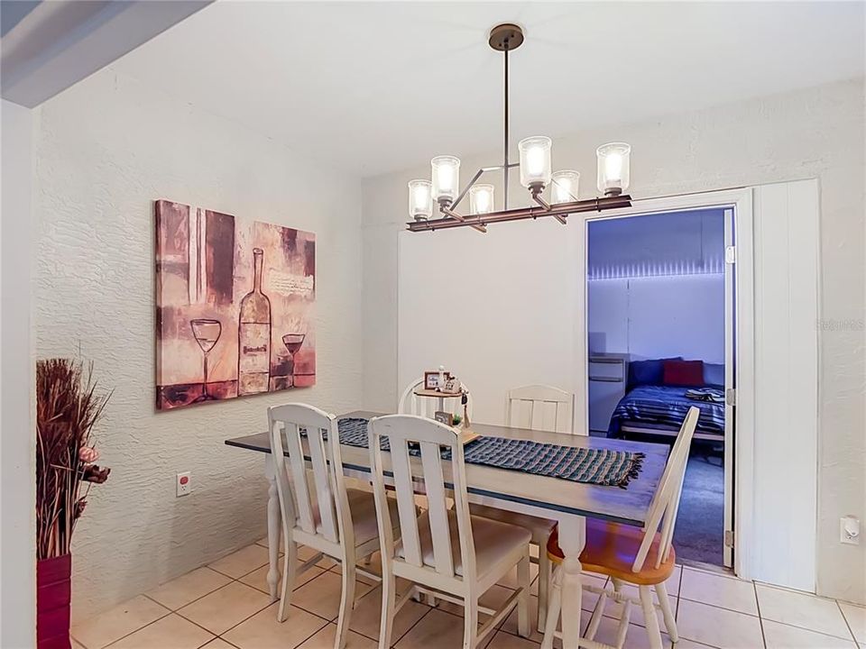 На продажу: $249,999 (2 спален, 2 ванн, 956 Квадратных фут)