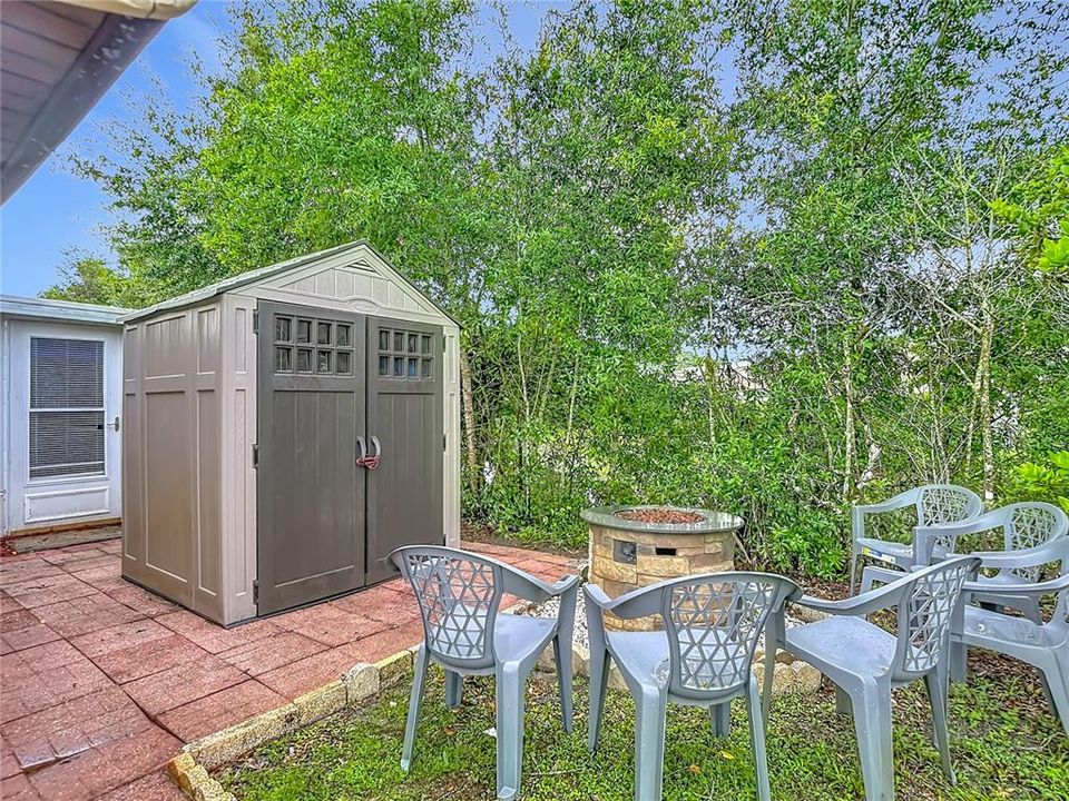 На продажу: $249,999 (2 спален, 2 ванн, 956 Квадратных фут)