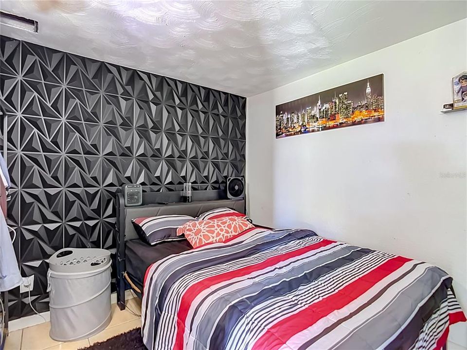 For Sale: $210,000 (3 beds, 1 baths, 1104 Square Feet)