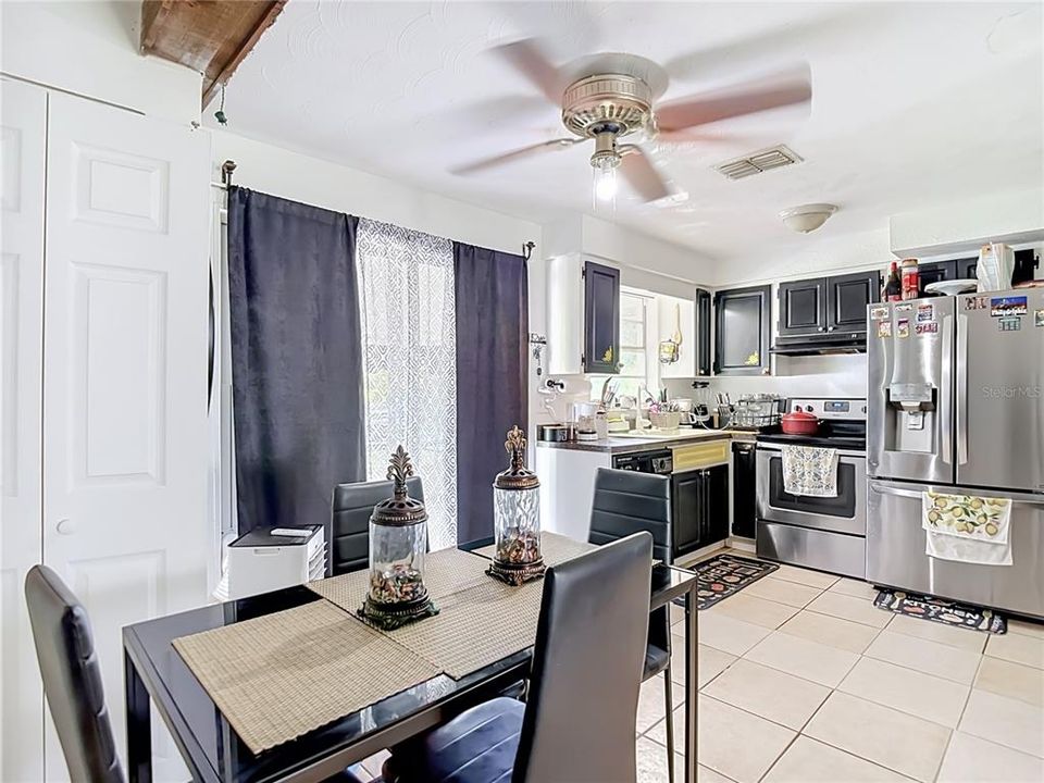 For Sale: $210,000 (3 beds, 1 baths, 1104 Square Feet)