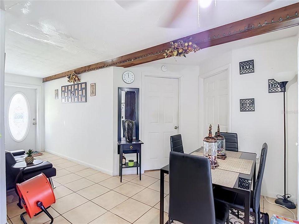 For Sale: $210,000 (3 beds, 1 baths, 1104 Square Feet)