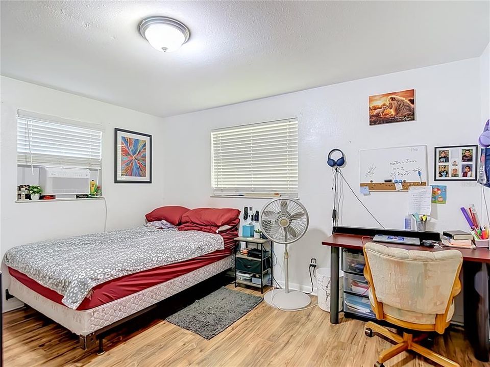 For Sale: $210,000 (3 beds, 1 baths, 1104 Square Feet)
