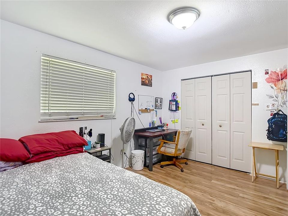 For Sale: $210,000 (3 beds, 1 baths, 1104 Square Feet)