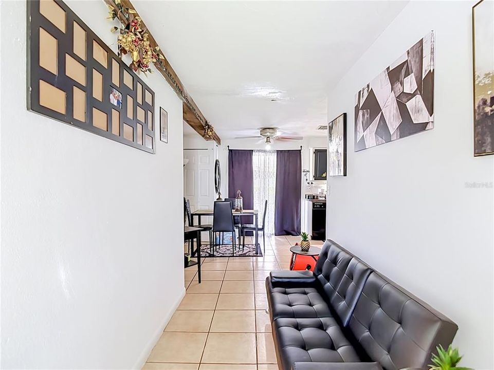 For Sale: $210,000 (3 beds, 1 baths, 1104 Square Feet)