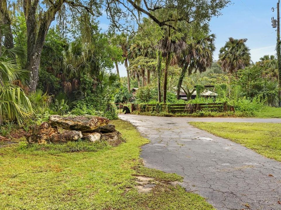 En Venta: $195,000 (4.76 acres)