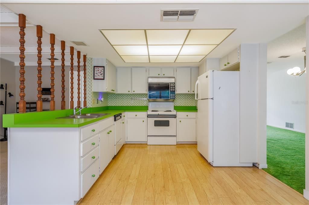 En Venta: $319,000 (3 camas, 2 baños, 2340 Pies cuadrados)