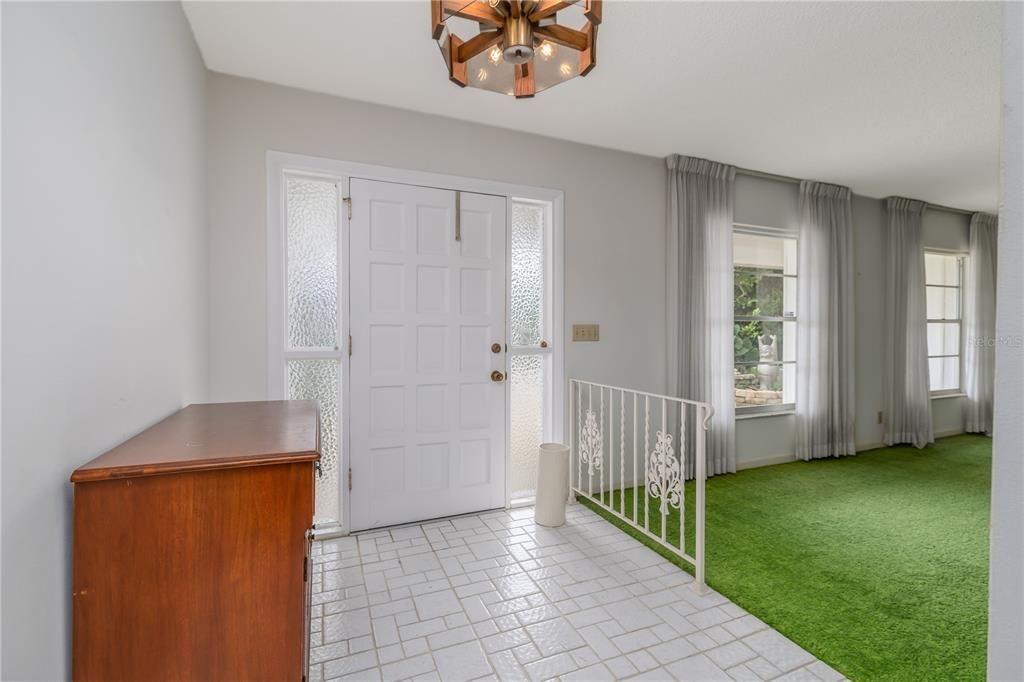 En Venta: $319,000 (3 camas, 2 baños, 2340 Pies cuadrados)