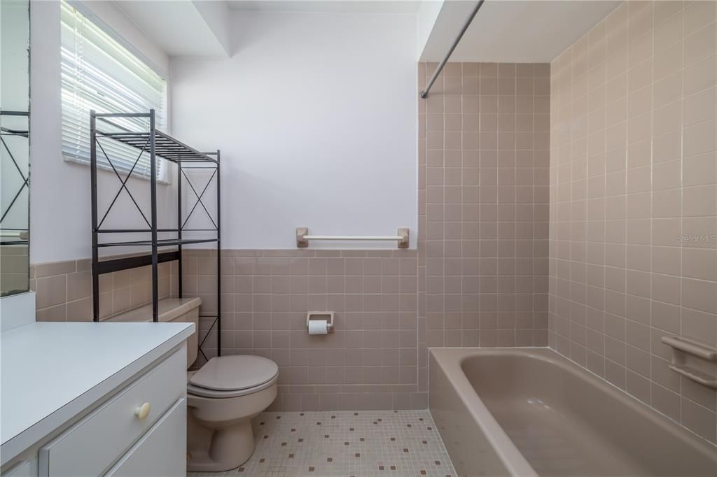 En Venta: $319,000 (3 camas, 2 baños, 2340 Pies cuadrados)