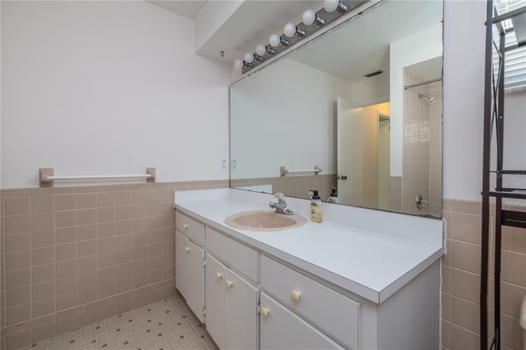En Venta: $319,000 (3 camas, 2 baños, 2340 Pies cuadrados)