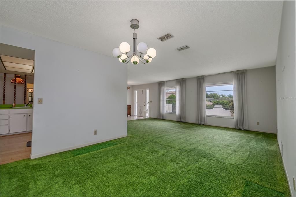 En Venta: $319,000 (3 camas, 2 baños, 2340 Pies cuadrados)