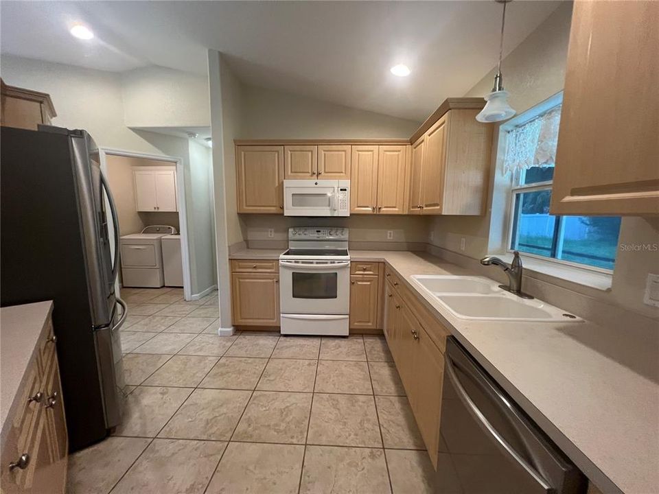 В аренду: $1,750 (3 спален, 2 ванн, 1508 Квадратных фут)