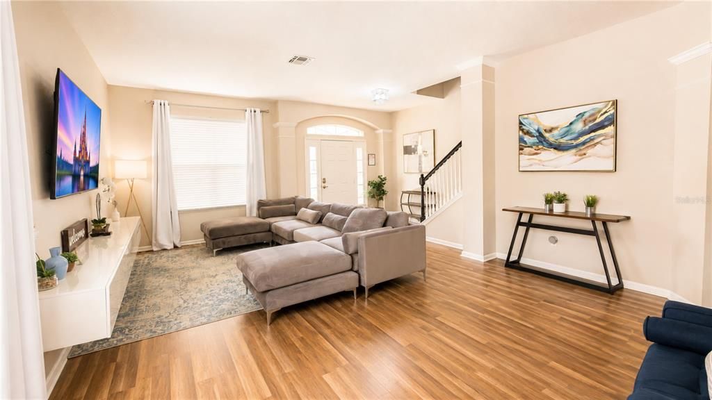 For Sale: $699,000 (6 beds, 4 baths, 2812 Square Feet)