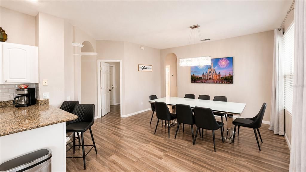 For Sale: $699,000 (6 beds, 4 baths, 2812 Square Feet)