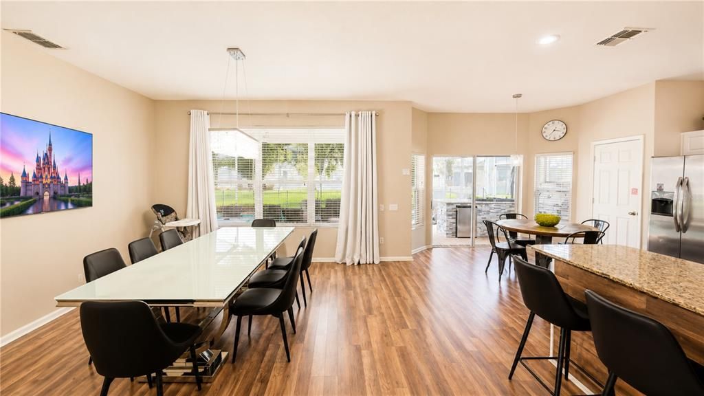 For Sale: $699,000 (6 beds, 4 baths, 2812 Square Feet)