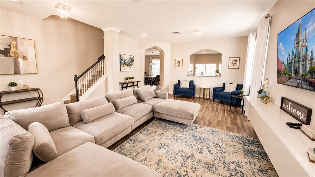 For Sale: $699,000 (6 beds, 4 baths, 2812 Square Feet)