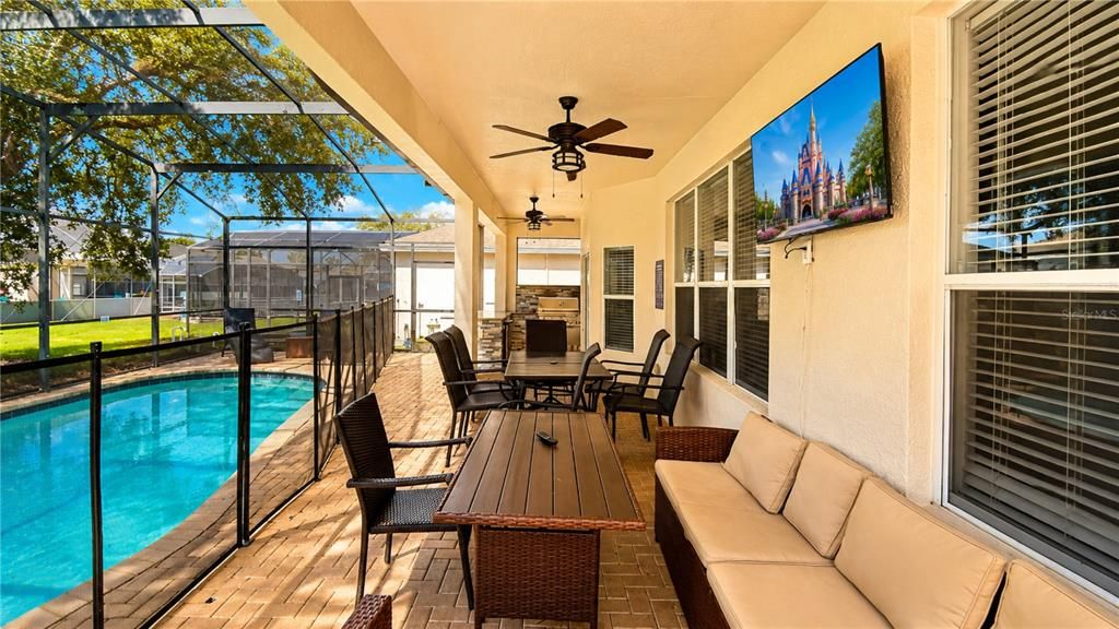 For Sale: $699,000 (6 beds, 4 baths, 2812 Square Feet)