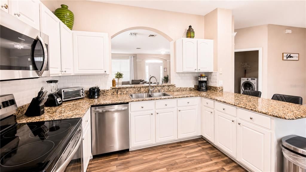 For Sale: $699,000 (6 beds, 4 baths, 2812 Square Feet)
