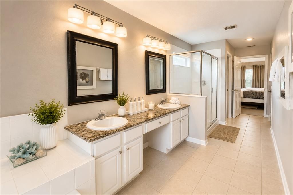 For Sale: $699,000 (6 beds, 4 baths, 2812 Square Feet)