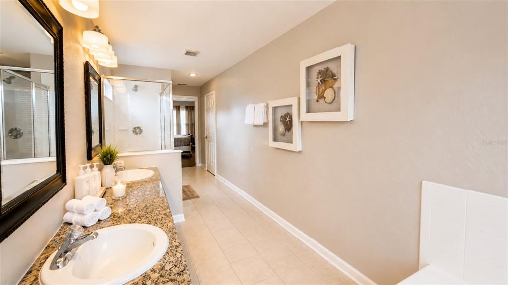 For Sale: $699,000 (6 beds, 4 baths, 2812 Square Feet)