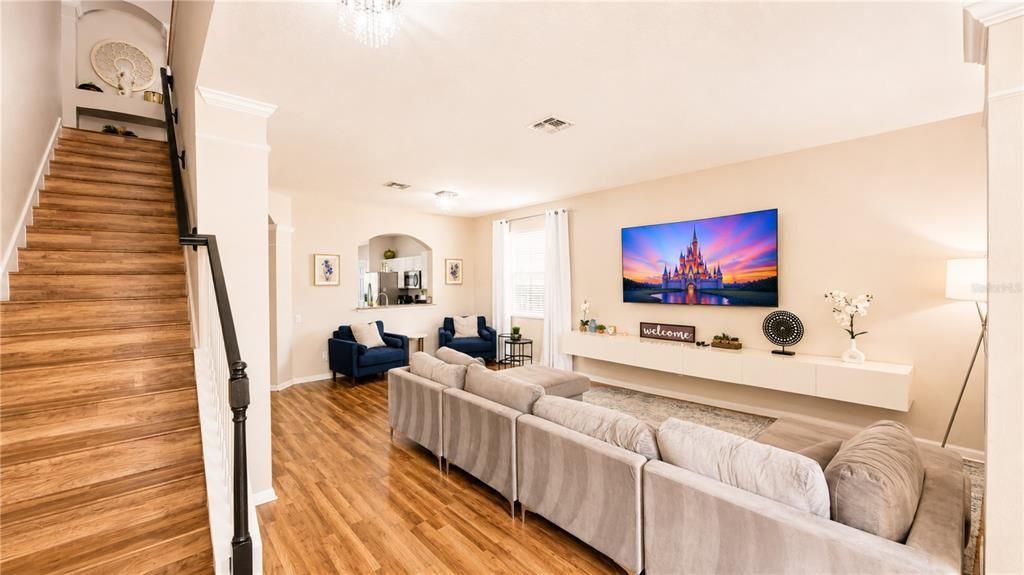 For Sale: $699,000 (6 beds, 4 baths, 2812 Square Feet)
