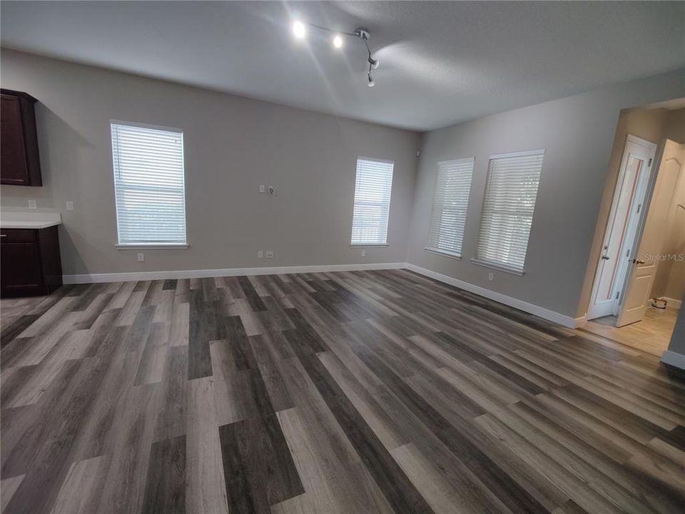 For Rent: $3,299 (4 beds, 2 baths, 2054 Square Feet)