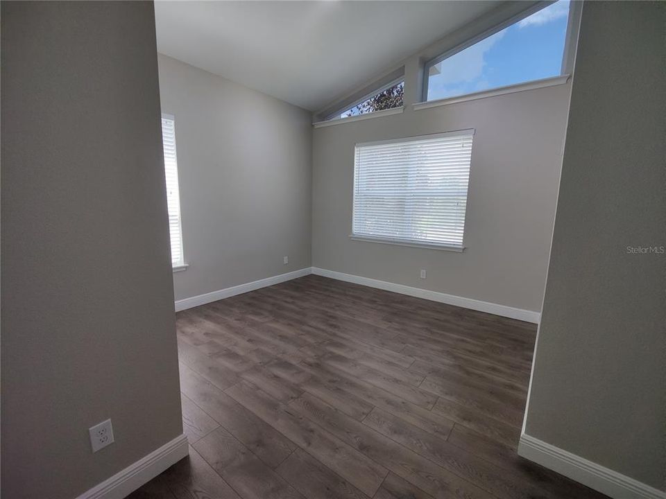 For Rent: $3,299 (4 beds, 2 baths, 2054 Square Feet)