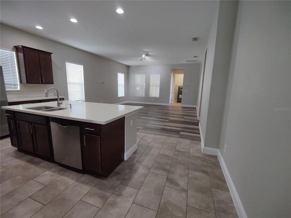 For Rent: $3,299 (4 beds, 2 baths, 2054 Square Feet)