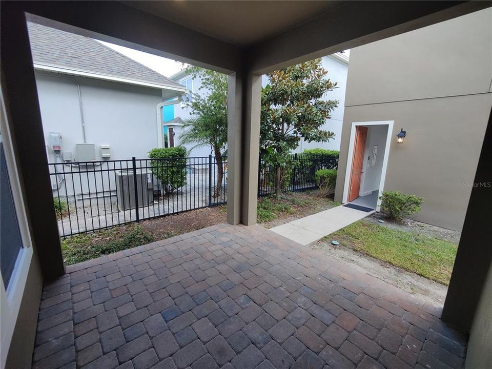 For Rent: $3,299 (4 beds, 2 baths, 2054 Square Feet)