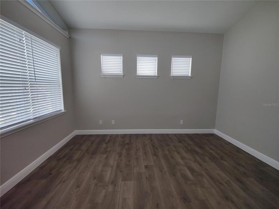 For Rent: $3,299 (4 beds, 2 baths, 2054 Square Feet)