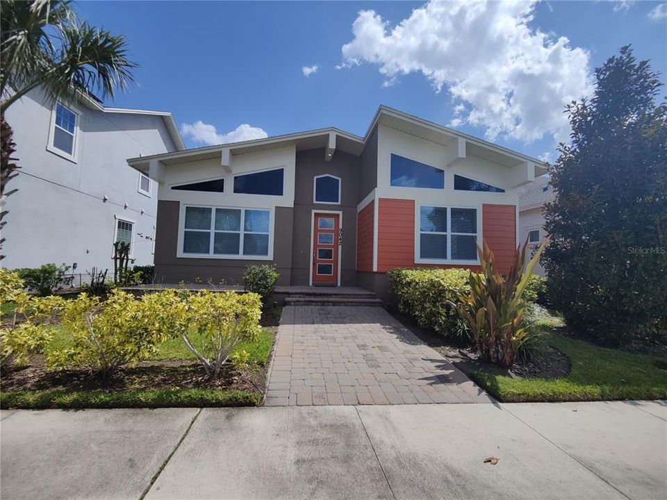 For Rent: $3,299 (4 beds, 2 baths, 2054 Square Feet)