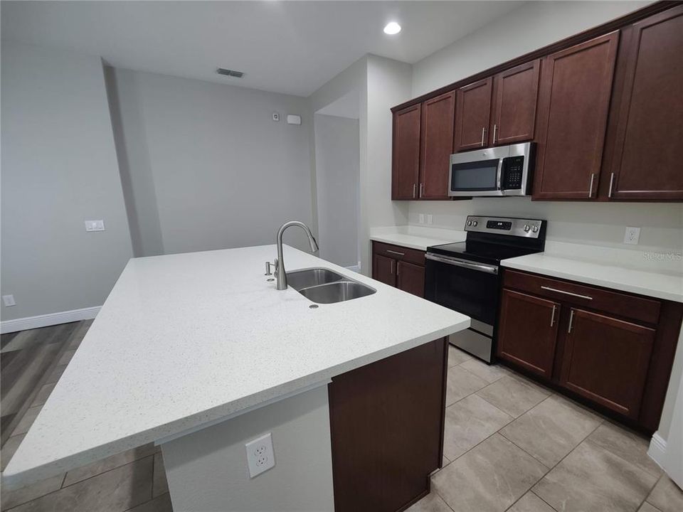For Rent: $3,299 (4 beds, 2 baths, 2054 Square Feet)