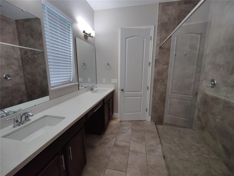 For Rent: $3,299 (4 beds, 2 baths, 2054 Square Feet)
