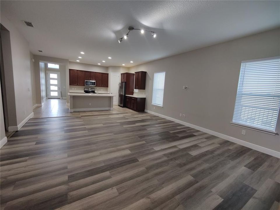For Rent: $3,299 (4 beds, 2 baths, 2054 Square Feet)