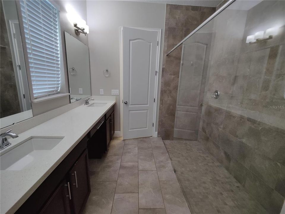 For Rent: $3,299 (4 beds, 2 baths, 2054 Square Feet)