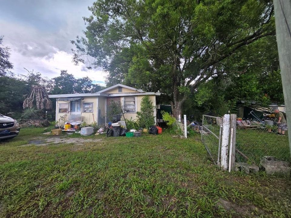 For Sale: $90,000 (3 beds, 1 baths, 980 Square Feet)