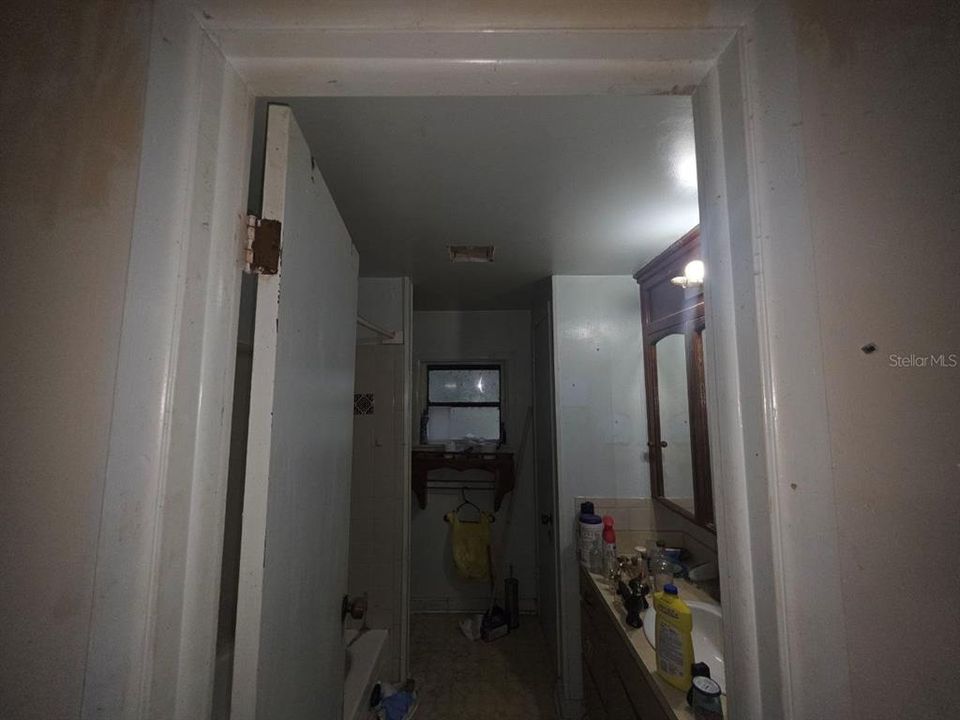 For Sale: $90,000 (3 beds, 1 baths, 980 Square Feet)