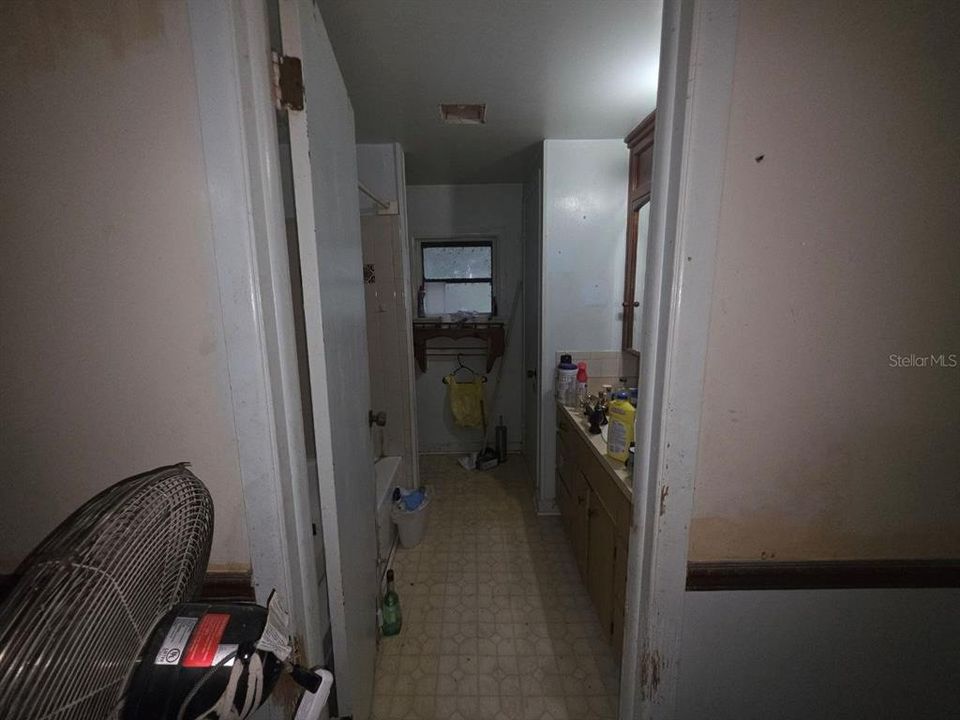 For Sale: $90,000 (3 beds, 1 baths, 980 Square Feet)