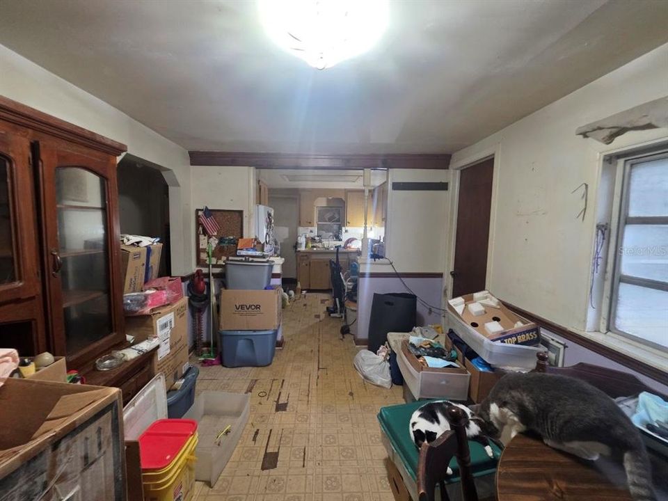 For Sale: $90,000 (3 beds, 1 baths, 980 Square Feet)