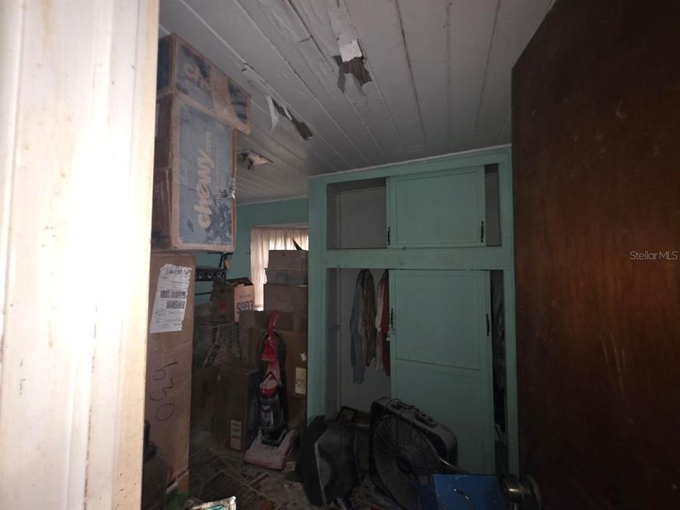 For Sale: $90,000 (3 beds, 1 baths, 980 Square Feet)