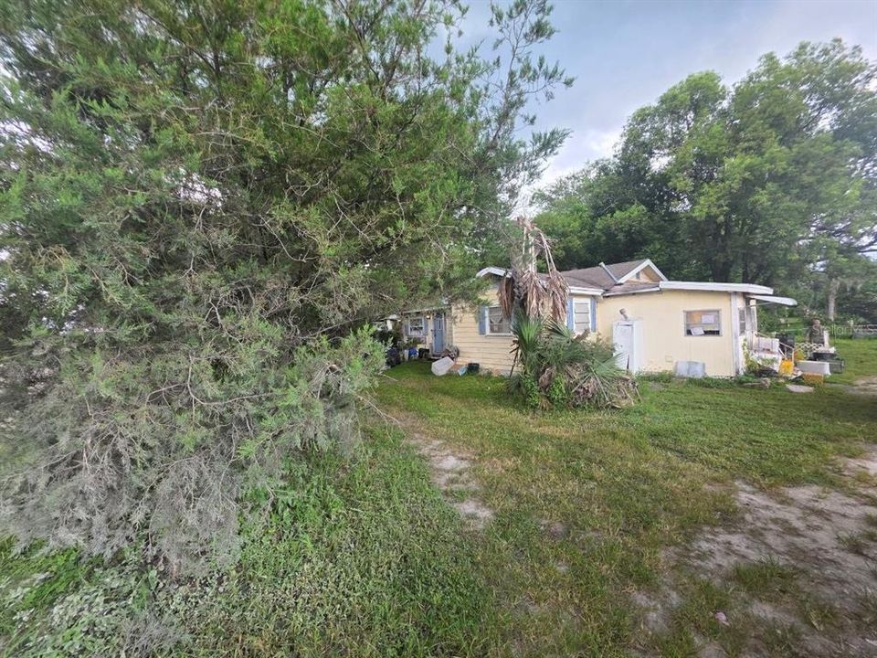 For Sale: $90,000 (3 beds, 1 baths, 980 Square Feet)