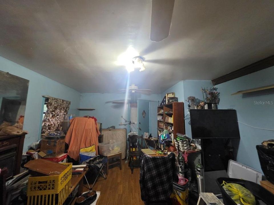 For Sale: $90,000 (3 beds, 1 baths, 980 Square Feet)