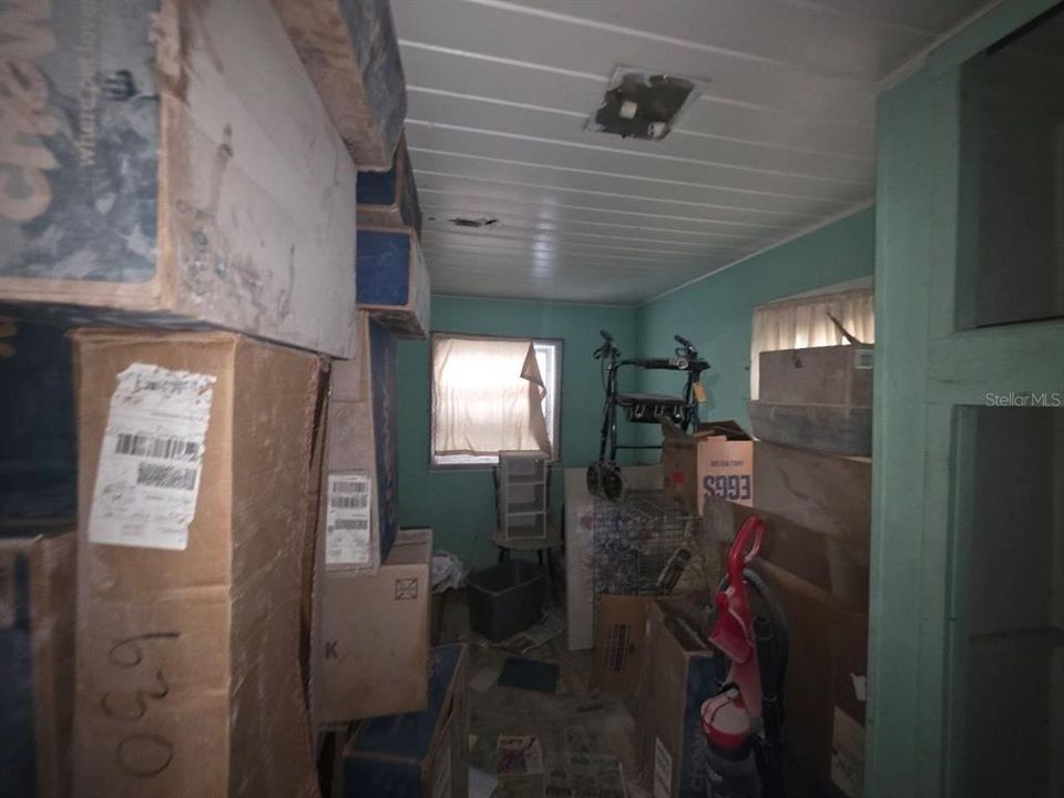 For Sale: $90,000 (3 beds, 1 baths, 980 Square Feet)