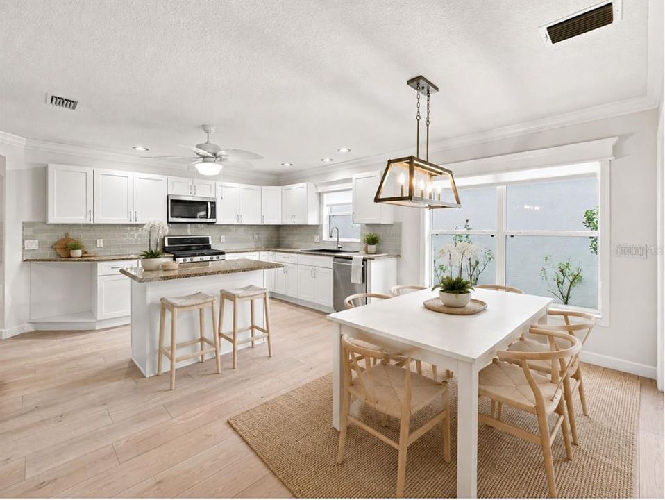 For Sale: $369,000 (3 beds, 2 baths, 1564 Square Feet)