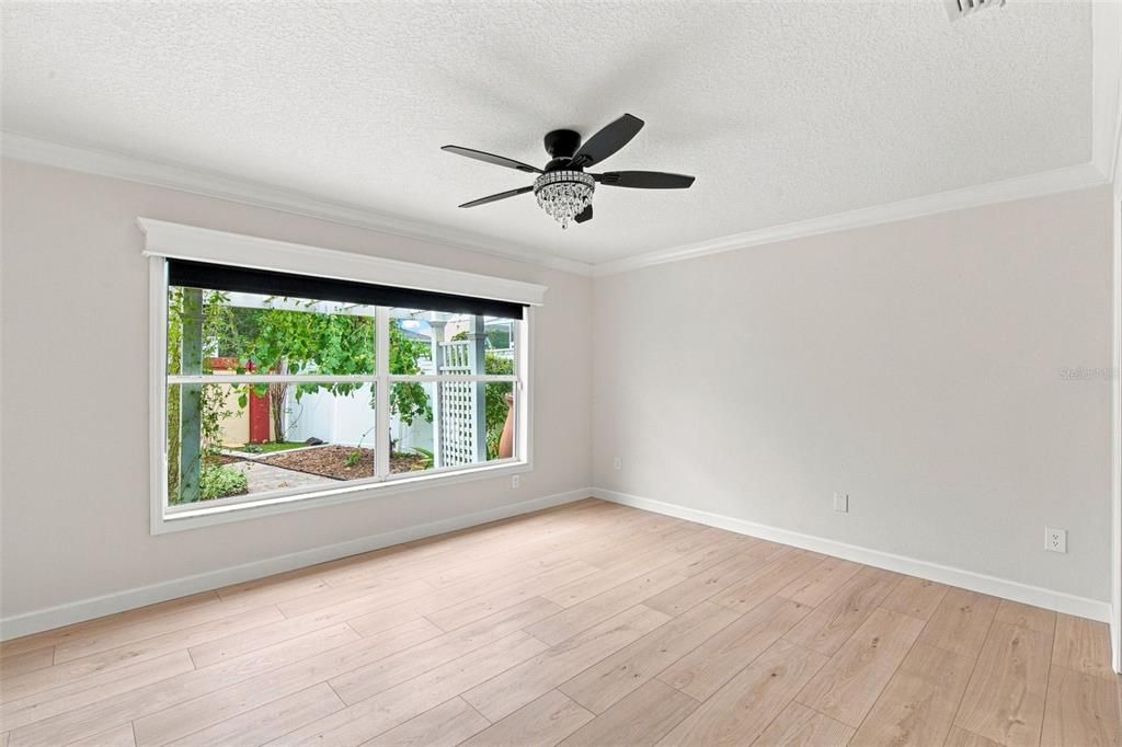 For Sale: $369,000 (3 beds, 2 baths, 1564 Square Feet)
