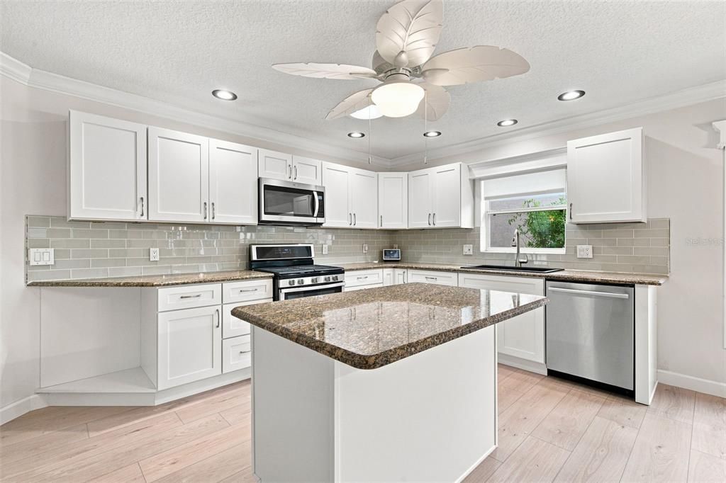 For Sale: $369,000 (3 beds, 2 baths, 1564 Square Feet)