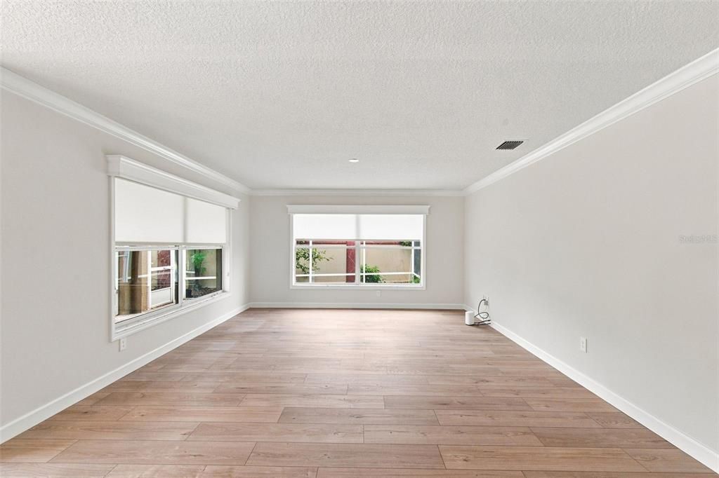 For Sale: $369,000 (3 beds, 2 baths, 1564 Square Feet)