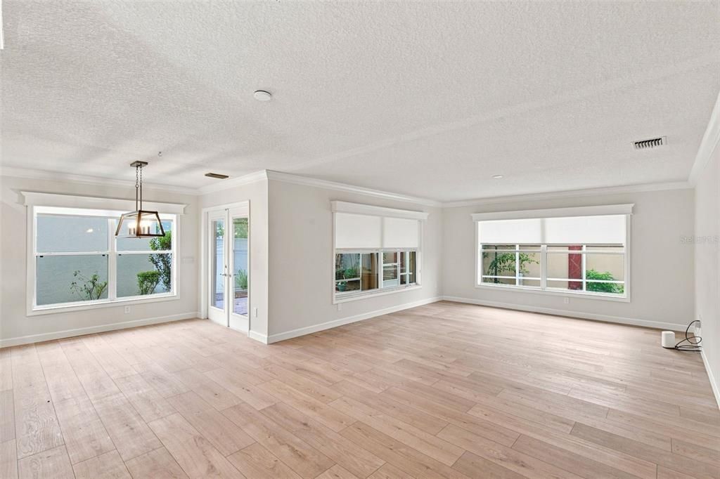 For Sale: $369,000 (3 beds, 2 baths, 1564 Square Feet)