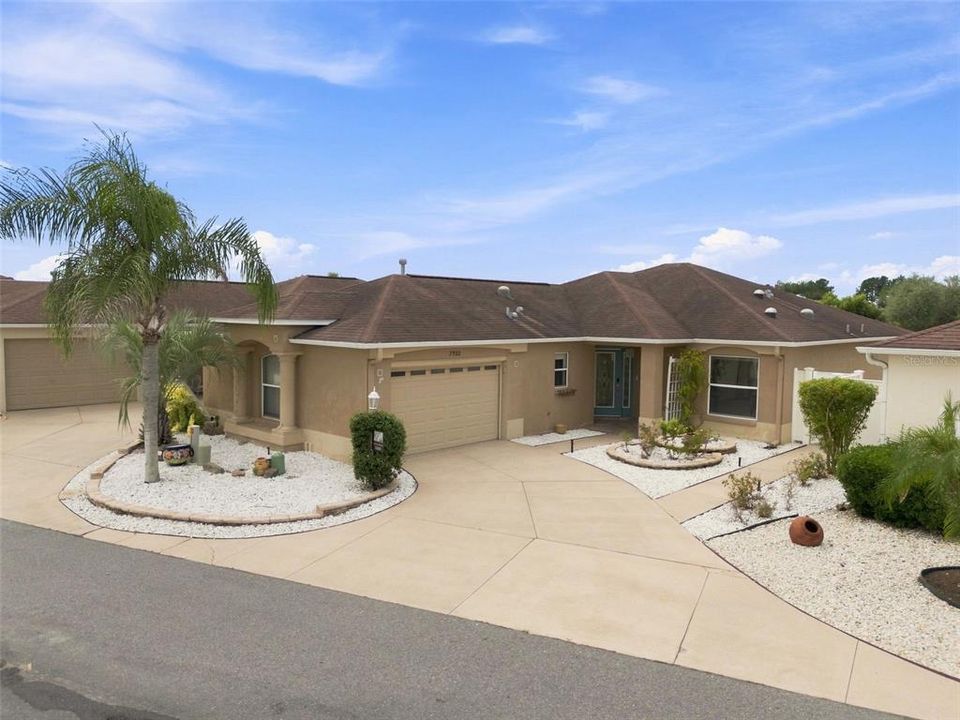 For Sale: $369,000 (3 beds, 2 baths, 1564 Square Feet)