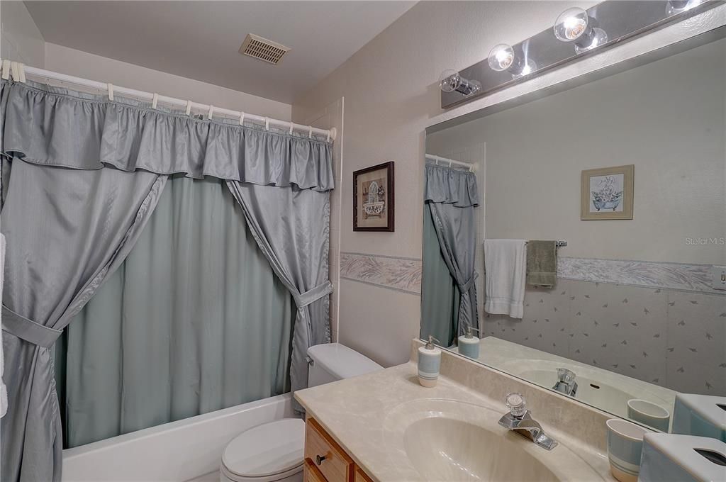 En Venta: $190,000 (2 camas, 2 baños, 1050 Pies cuadrados)