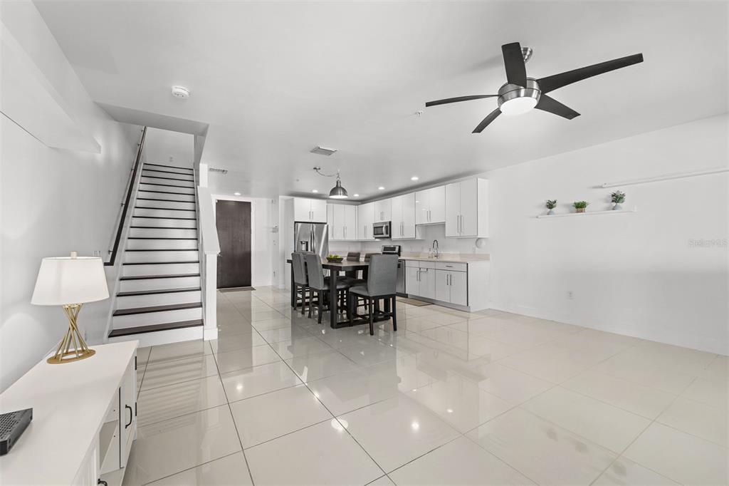 В аренду: $4,300 (4 спален, 3 ванн, 2602 Квадратных фут)